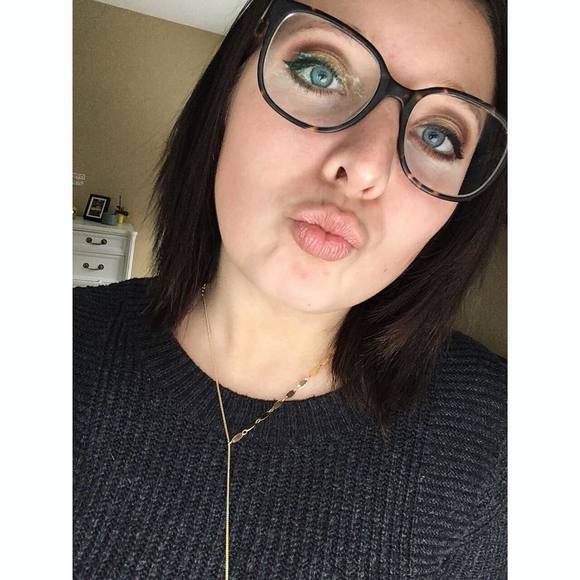 Meet your Posher, Haley - Picture 1 of 1